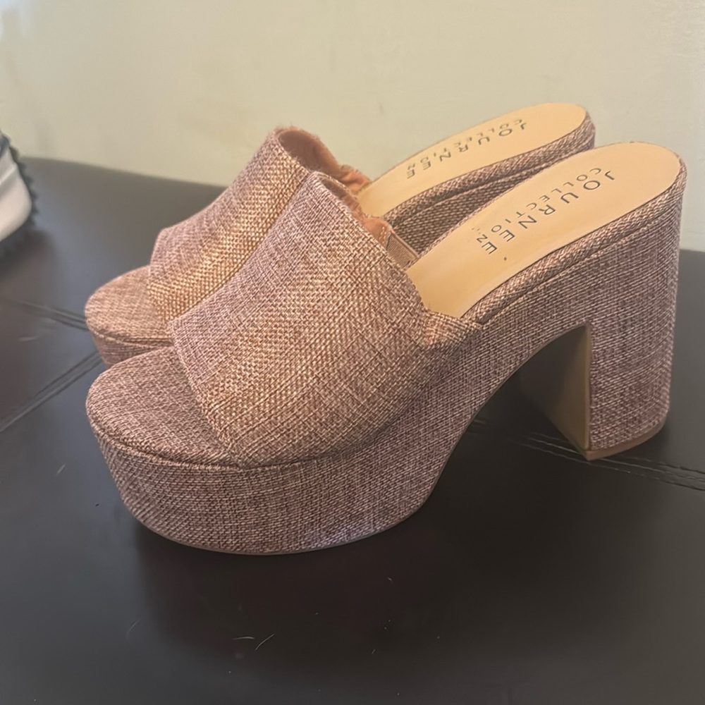 Journee collection pink mauve platform sandal never worn